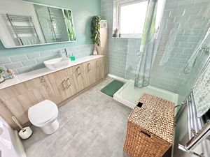 Glen Road Great Sutton